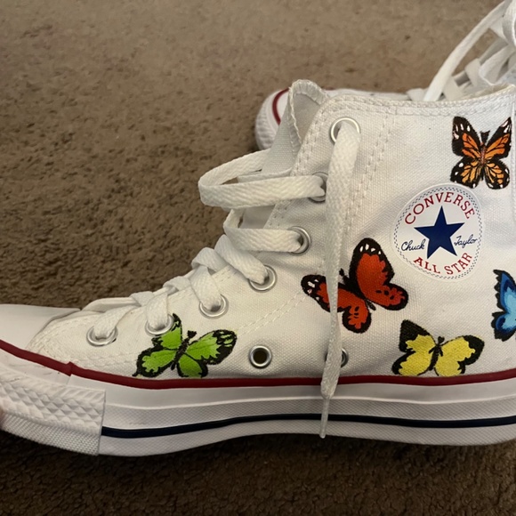 HAND PAINTED BRAND NEW CONVERSE - Picture 3 of 3